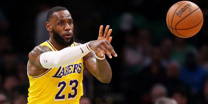 LeBron James Tetap Bersama Lakers dengan Kontrak Dua Tahun