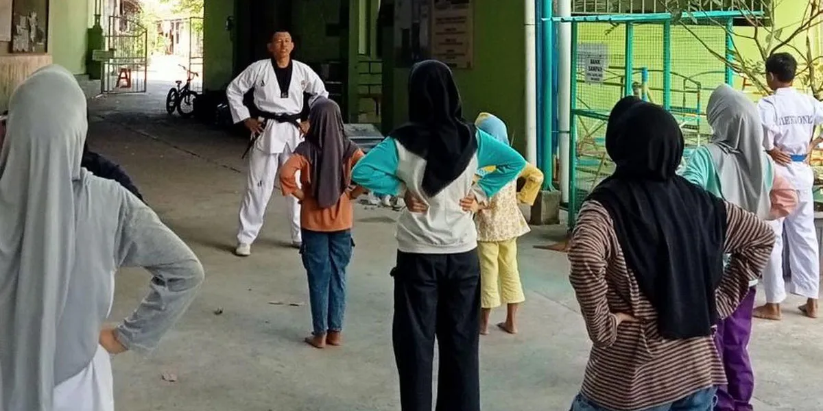 Ipda Nasikun: Perwira Polisi yang Menjadi Pelatih Taekwondo bagi Santri di Kudus